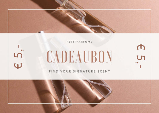 PetitParfums Cadeaubon ter waarde van €5,-, perfect voor het vinden van jouw signature geur.