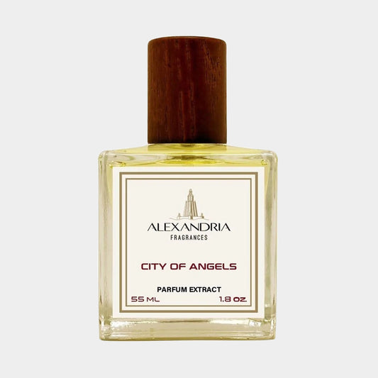 Een sample van Alexandria Fragrances City of Angels, een parfumextract van 55 ml in een elegante fles met een houten dop.