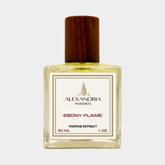 Volle fles van Alexandria Fragrances Ebony Flame, een parfumextract van 30 ml, met een elegante glazen fles en een houten dop.
