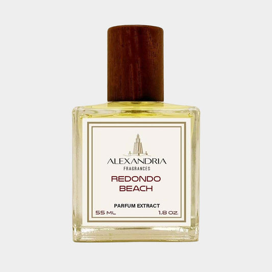 Flesje van Alexandria Fragrances Redondo Beach, een parfumextract van 55 ml met een stijlvolle houten dop.