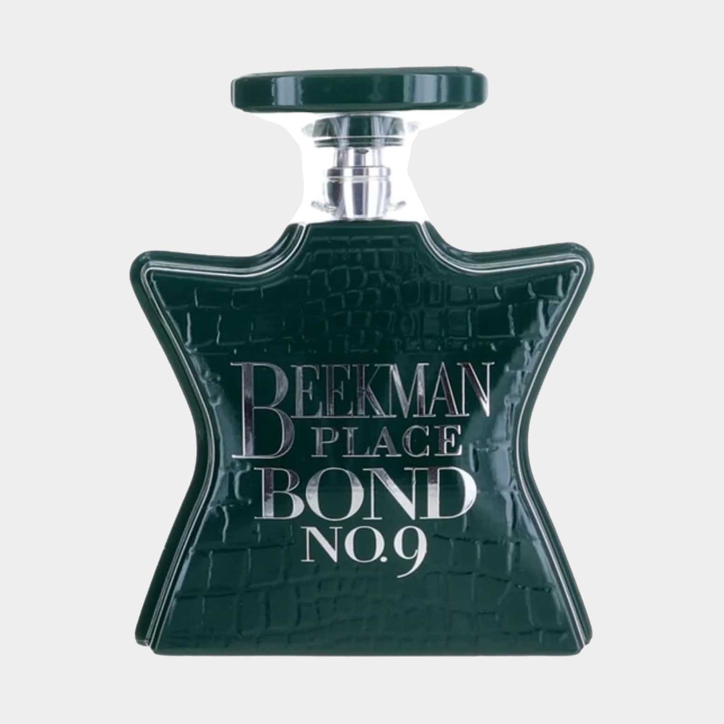 Een elegantere geurflacon van Bond No.9 Beekman Place, in een groene, opvallende vorm met een luxe uitstraling.