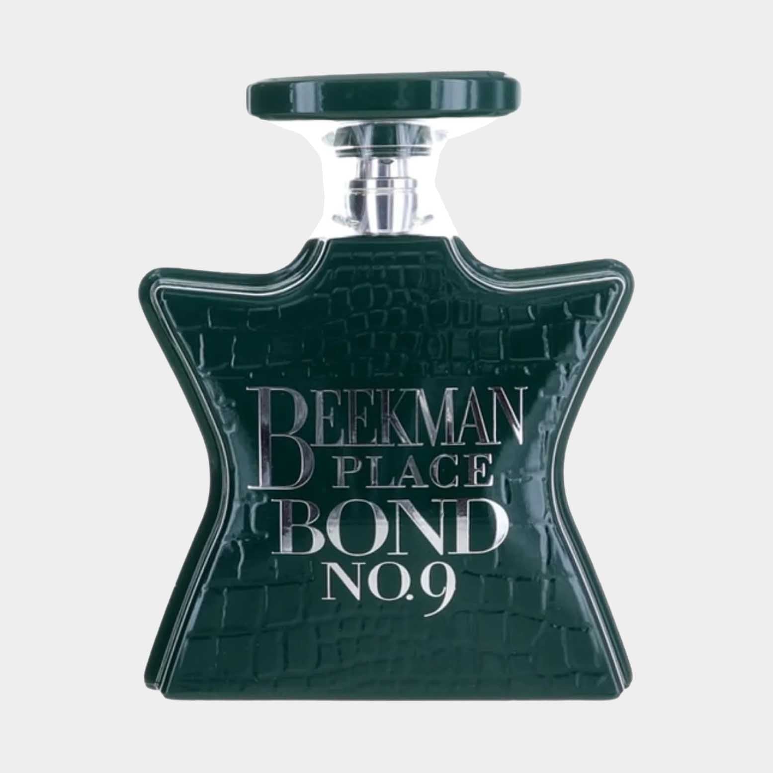 Een elegantere geurflacon van Bond No.9 Beekman Place, in een groene, opvallende vorm met een luxe uitstraling.