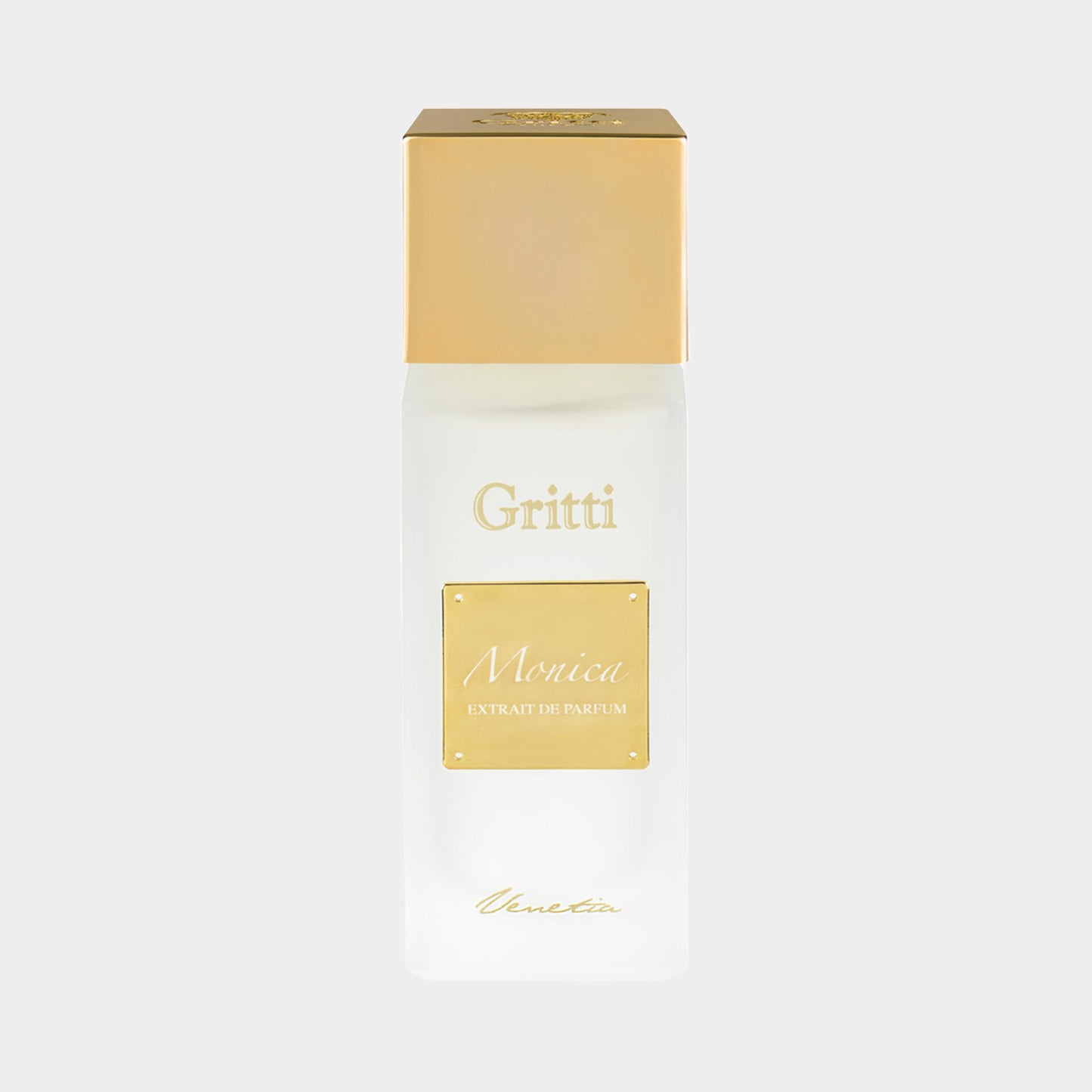 Gritti Monica Sample is een elegante parfumfles met een gouden dop en een zuivere, verfijnde uitstraling. Het is een extrait de parfum, perfect voor liefhebbers van luxe geuren.