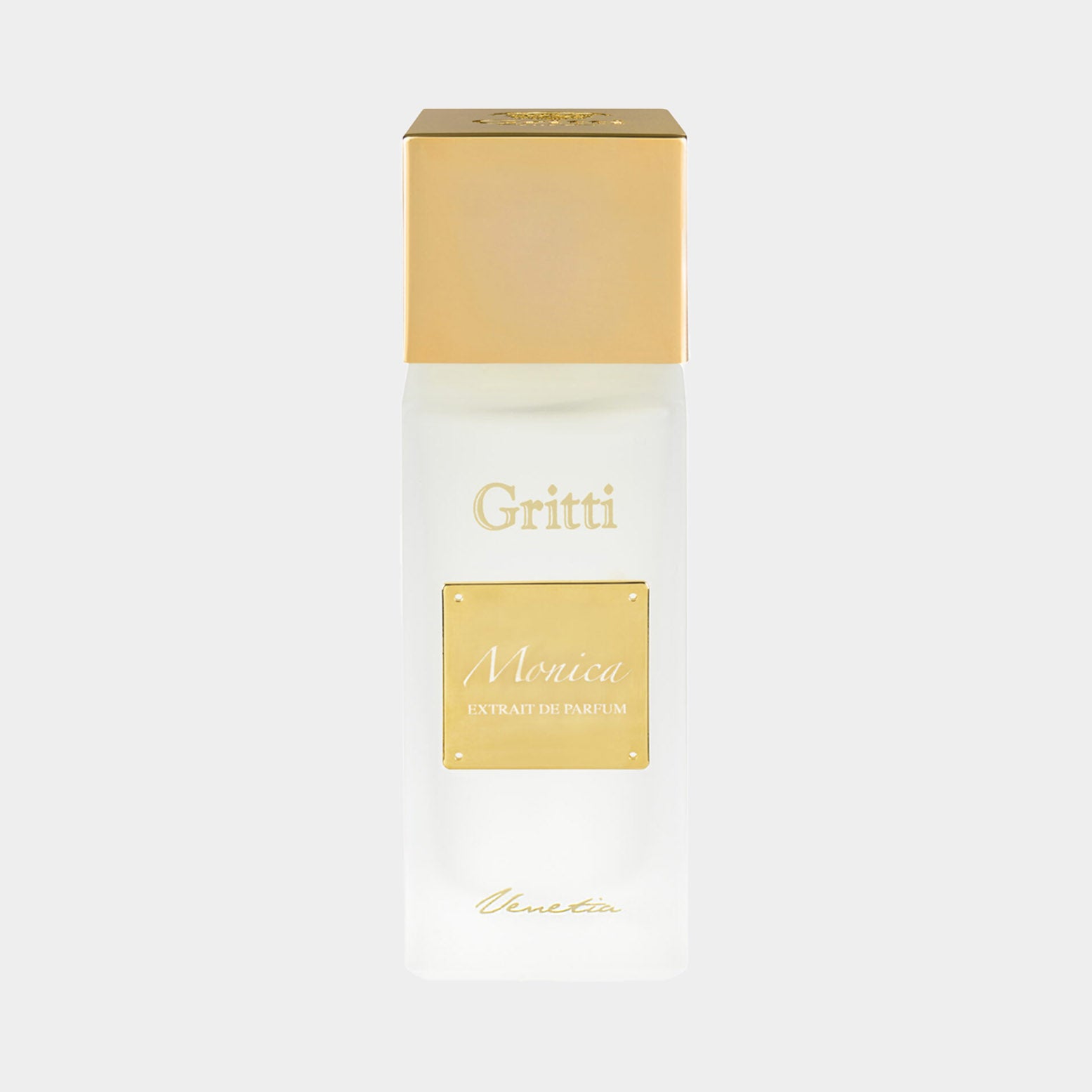 Gritti Monica Sample is een elegante parfumfles met een gouden dop en een zuivere, verfijnde uitstraling. Het is een extrait de parfum, perfect voor liefhebbers van luxe geuren.