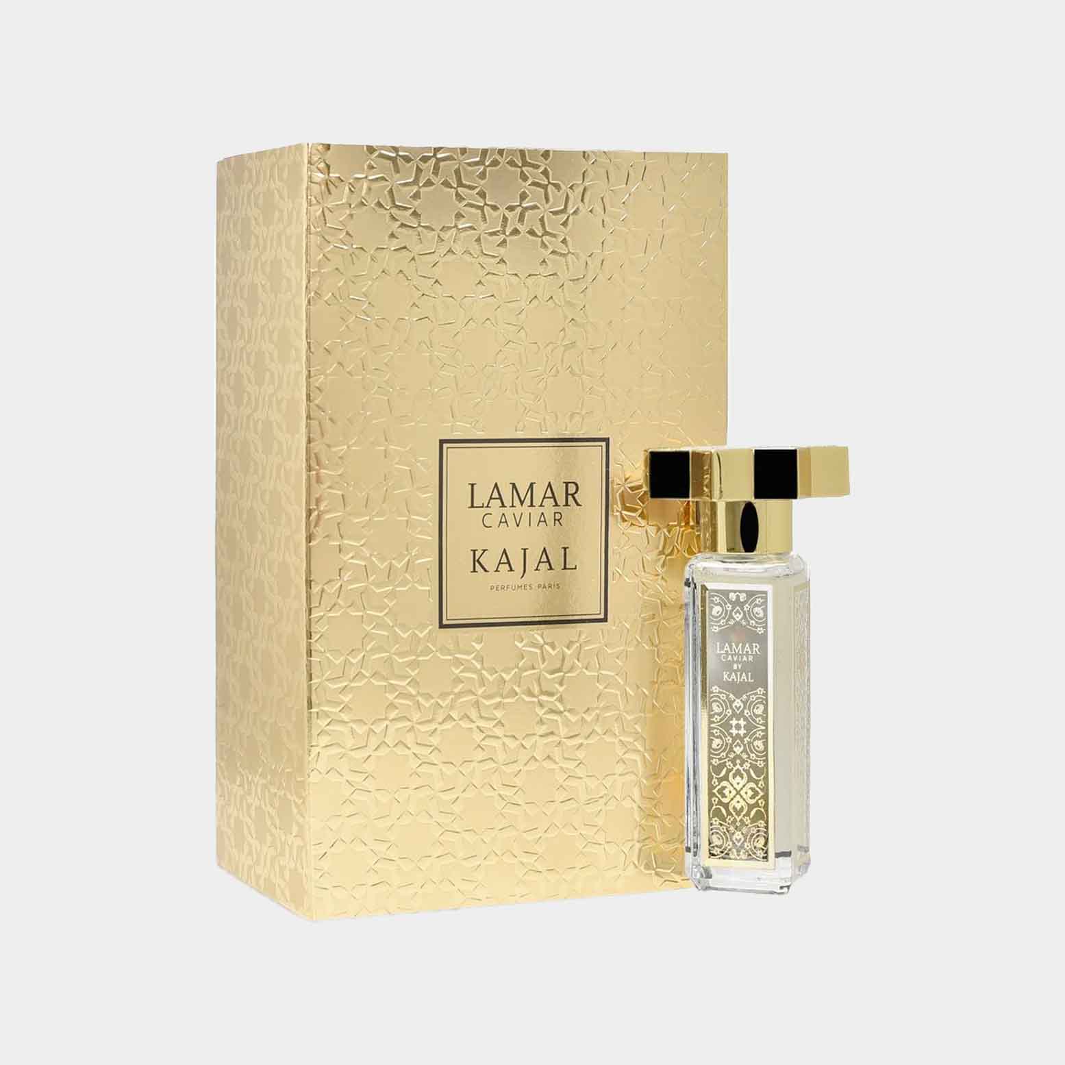 Kajal Lamar Caviar Parfum DEau, een elegante volledige fles parfum met een luxe gouden verpakking en een kunstzinnige uitstraling.