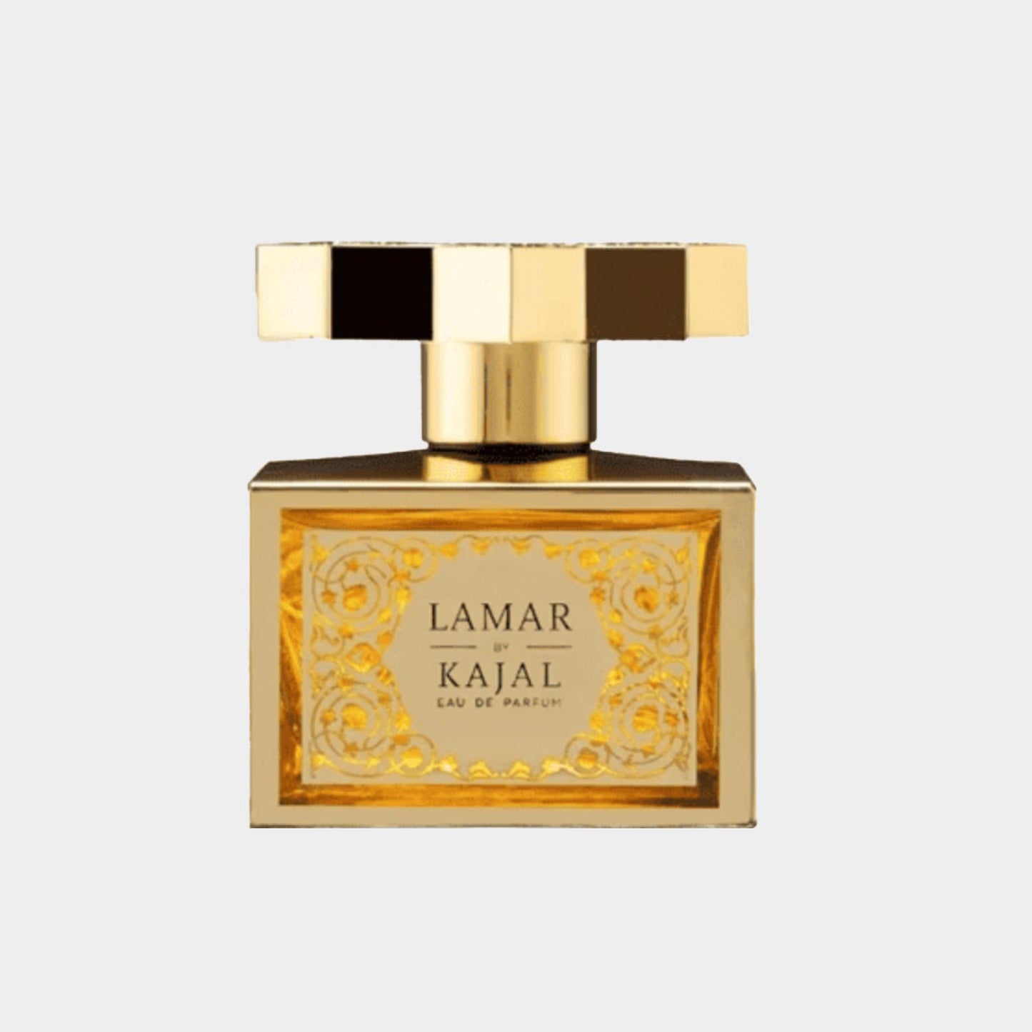 Kajal Lamar parfumfles met een luxe gouden ontwerp, gevuld met elegant parfum. De fles heeft een prachtige, gedetailleerde label en een stijlvolle dop.