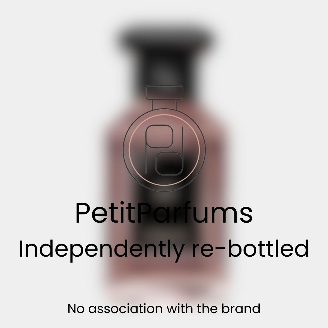 Sample van Oud Khol, een luxe parfum met een houtachtige geur, gepresenteerd in een elegant flesje. De afbeelding toont de verfijnde verpakking en het merk-logo.