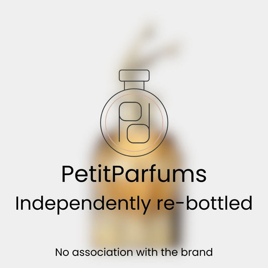 Scandal Absolu Sample in een elegant hersluitbaar flesje, gepresenteerd door PetitParfums, onafhankelijk opnieuw gebotteld zonder associatie met het merk.
