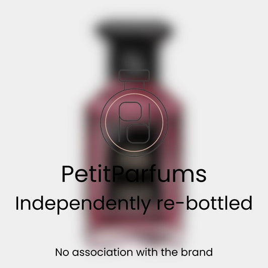 Oeillet Pourpre Sample van PetitParfums, gepresenteerd in een elegant herverpakt flesje met een stijlvolle, minimalistische uitstraling. Perfect voor liefhebbers van unieke geurervaringen.
