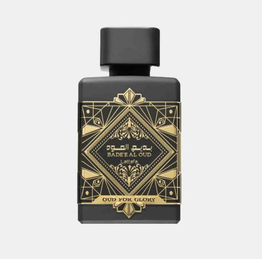 Sample van Lattafa Perfumes Oud for Glory, verpakt in een elegant zwart flesje met gouden details en een decoratief etiket.