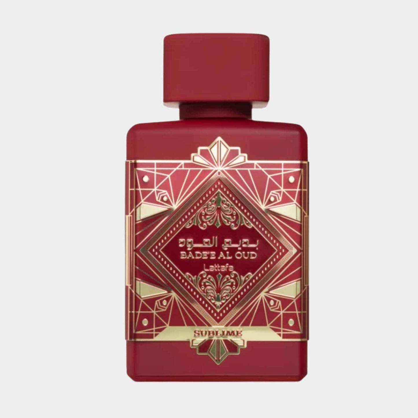 Lattafa Badee Al Oud Sublime Sample is een luxueuze parfumfles met een diep rode kleur en een gedetailleerd gouden ontwerp. Het biedt een verfijnde geurervaring die de rijke aromas van Oudh vastlegt.