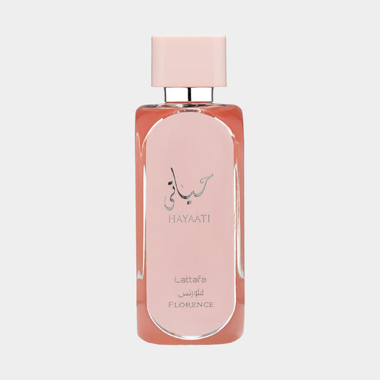 Lattafa Hayaati Florence Sample is een elegante geur in een stijlvolle, lichtroze flacon. De verfijnde verpakking weerspiegelt de luxe en aantrekkelijkheid van het parfum.