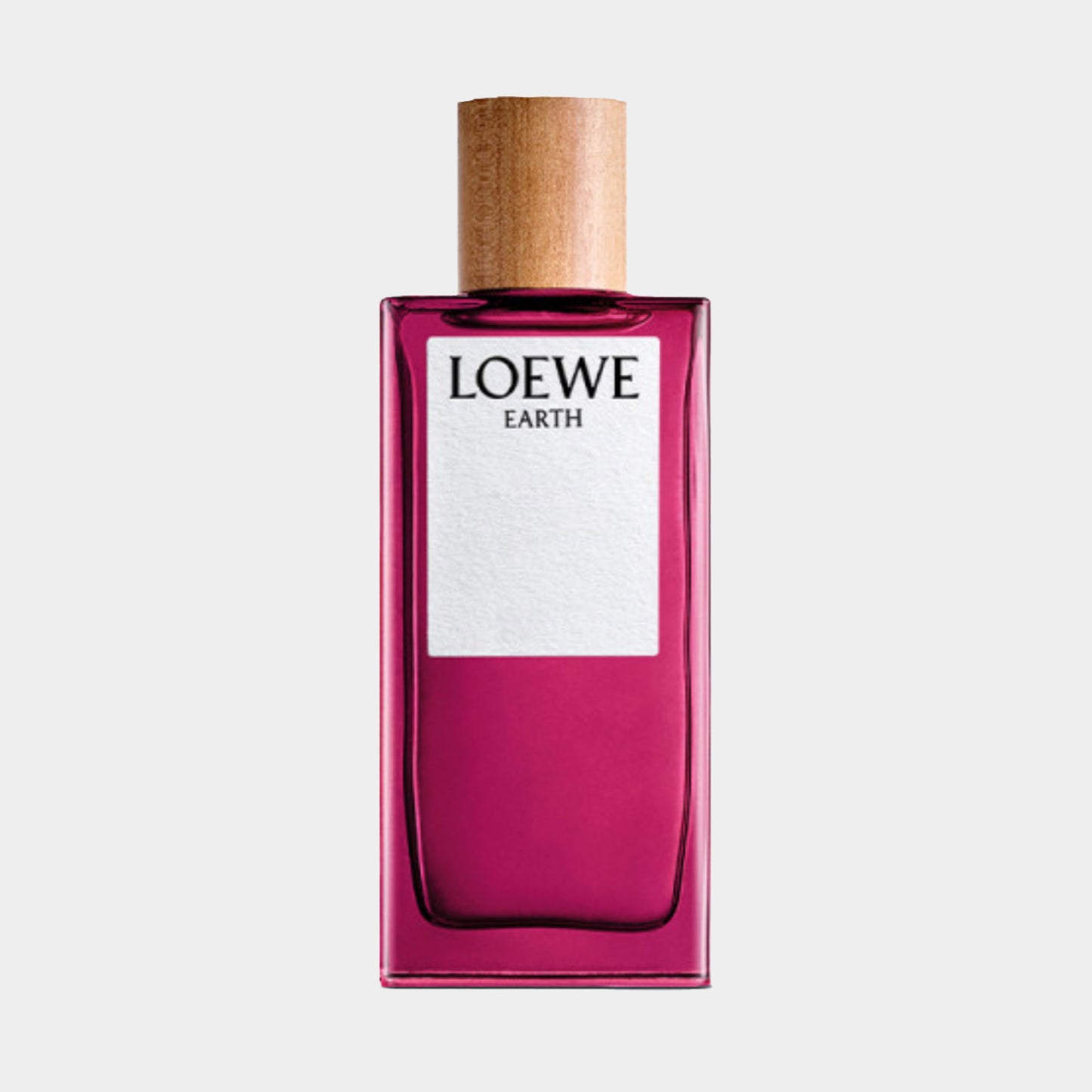Loewe Earth Sample in een elegante, helder paarse fles met een houten dop en een minimalistisch label.