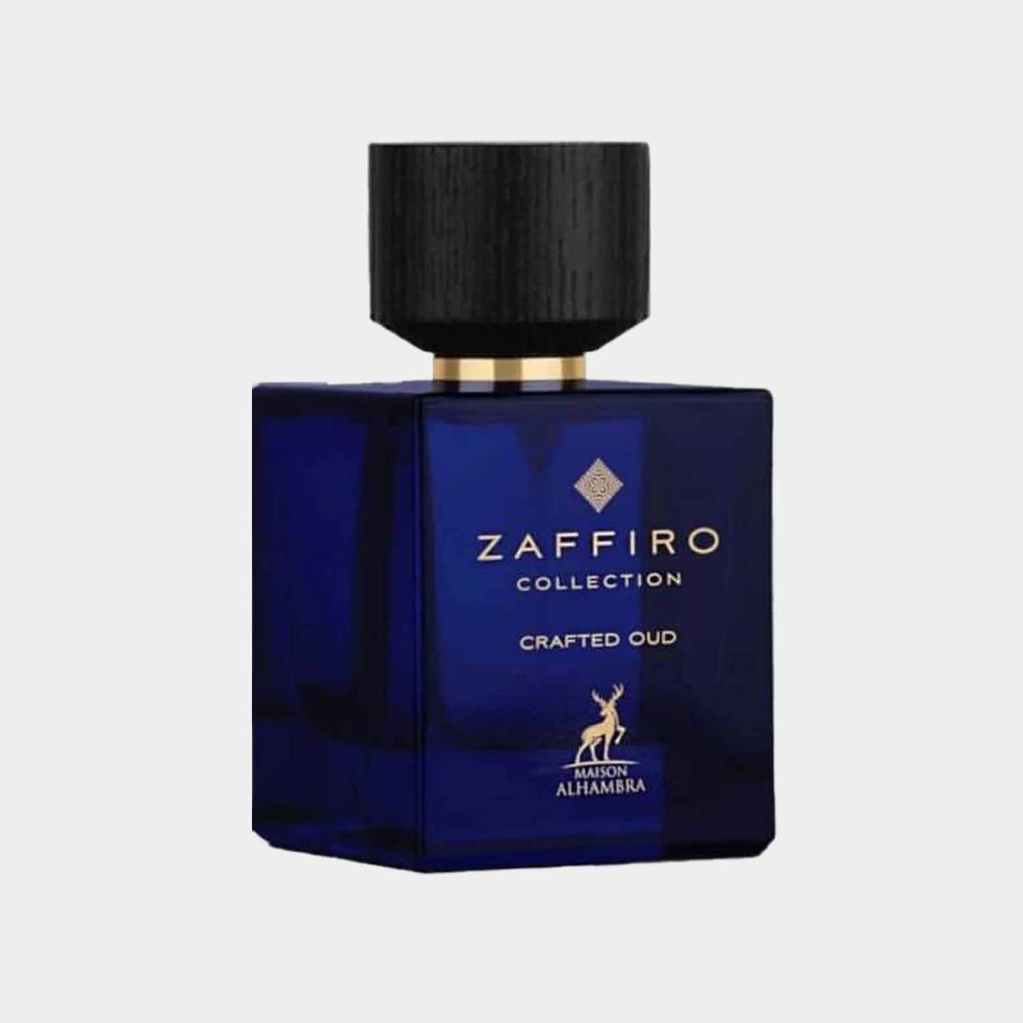 Blauw glazen parfumfles van de Maison Alhambra Zaffiro Collection, met de naam Crafted Oud in gouden letters en een zwarte dop. Het ontwerp straalt luxe en verfijning uit.