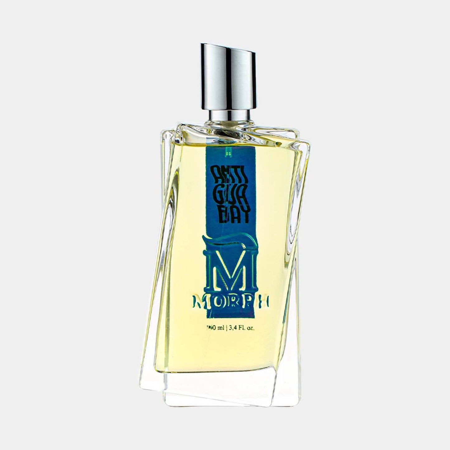 Morf Antigua Bay Sample is een elegante geur in een unieke, moderne flacon. De parfumfles heeft een aantrekkelijk design en bevat 100 ml frisse en exotische noten.