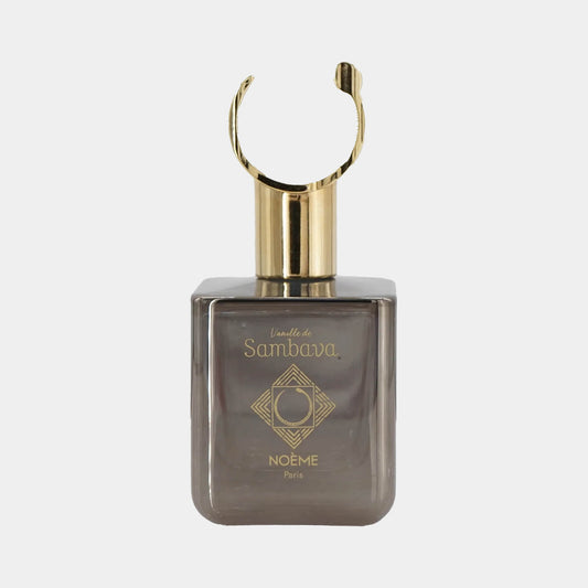 Een elegante flacon van Noème Paris Vanille de Sambava Sample met een gouden dop en een moderne, minimalistische uitstraling. Deze geur belooft een luxe geurervaring met vanille-noten.