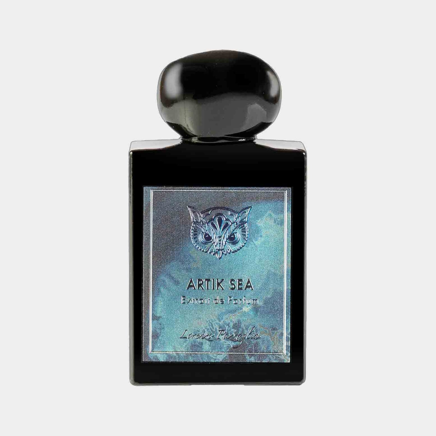 Lorenzo Pazzaglia Artik Sea Sample, een elegante geur in een zwart flacon met een opvallende uil op de label, die de essentie van de zee vastlegt.