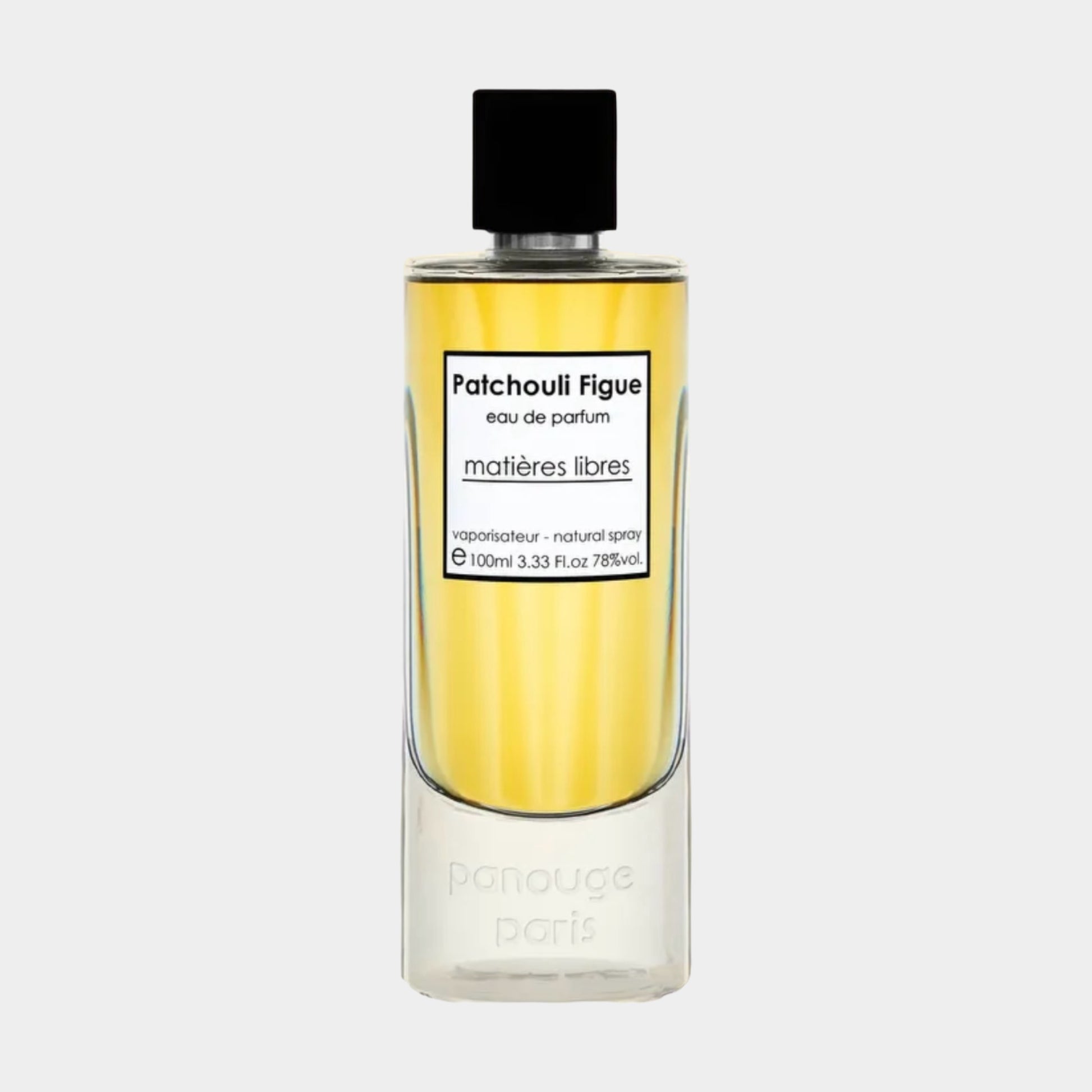 Een elegante flacon van de Panouge Paris Patchouli Figue Sample, met een heldere vloeistof en een zwarte dop, perfect voor liefhebbers van unieke parfums.