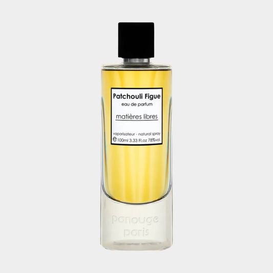 Een elegante flacon van de Panouge Paris Patchouli Figue Sample, met een heldere vloeistof en een zwarte dop, perfect voor liefhebbers van unieke parfums.
