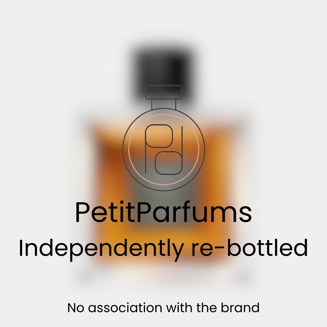 Een monsterflesje van Lhomme Idéal Parfum, opnieuw verpakt door PetitParfums, met een warme amberkleurige vloeistof. Het label geeft aan dat het product onafhankelijk is opnieuw gebotteld.