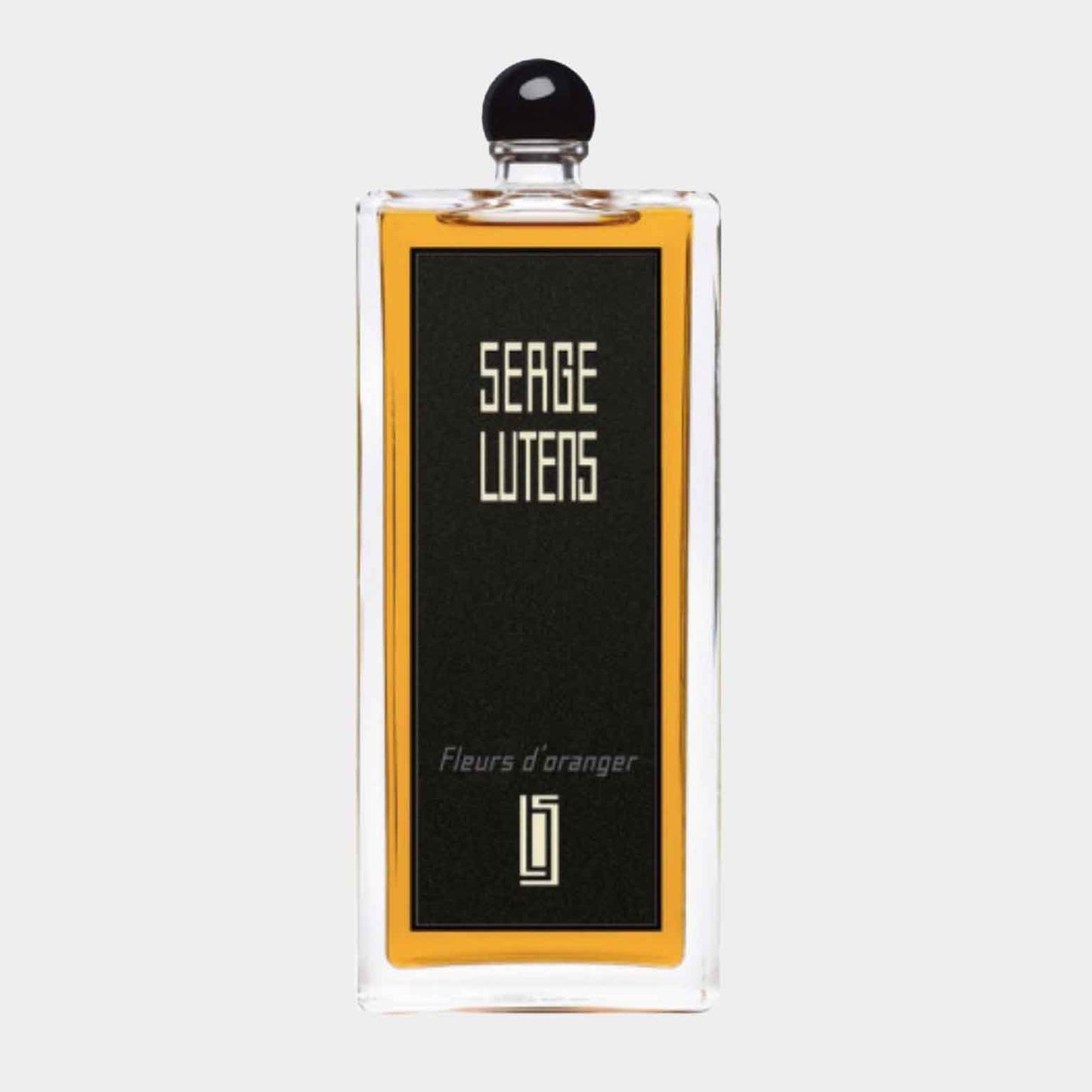 Monsterflesje van Serge Lutens Fleurs DOranger EDP met een elegante zwarte en gouden etiket en een zwart dopje, gefocust op de verfijnde geur van sinaasbloesem.