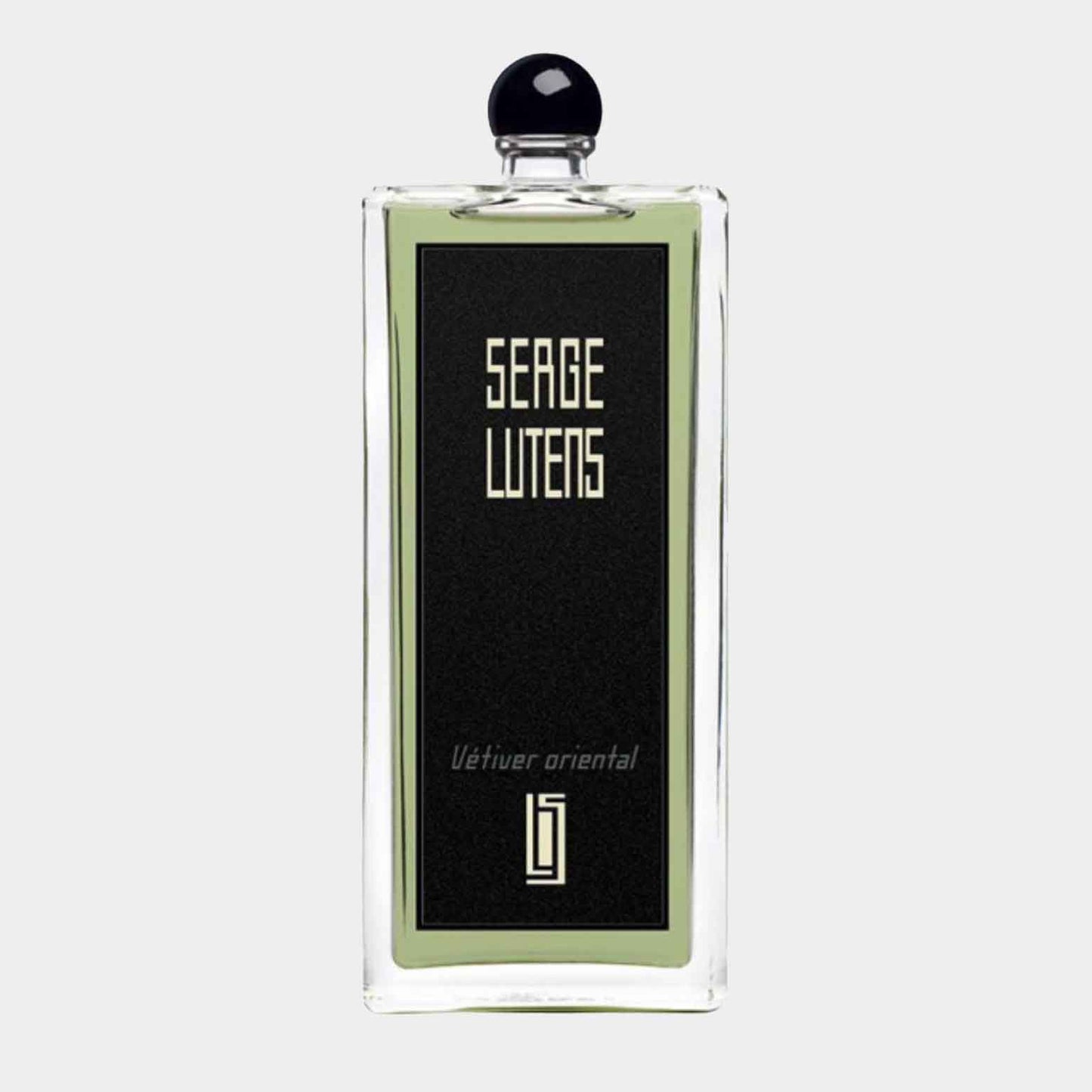 Serge Lutens Vetiver Oriental EDP Sample in een elegante, heldere fles met een zwart en groen etiket. De geur belichaamt de aardse en verfijnde tonen van vetiver.