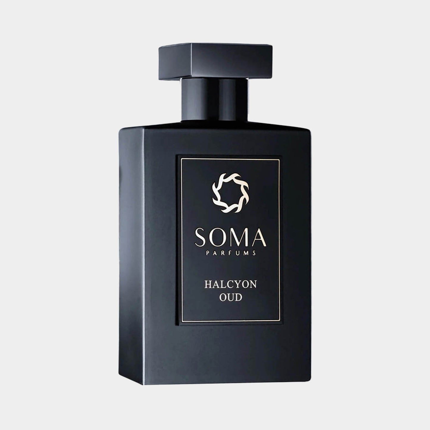 Soma Parfums Halcyon Oud Sample in een elegant zwart flesje met een minimalistisch ontwerp, vernoemd naar de luxe geur.