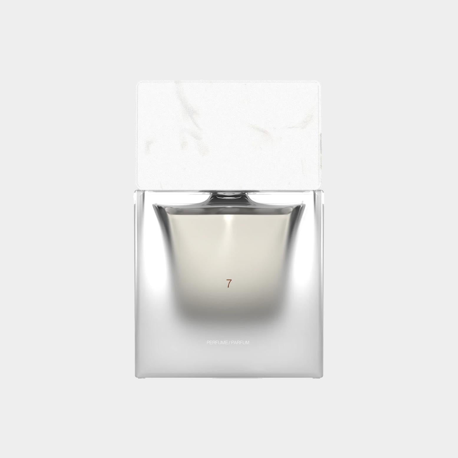 Sora Dora 7 Sample, een elegant parfum met een strakke glazen fles en een minimalistisch deksel in marmerstijl.