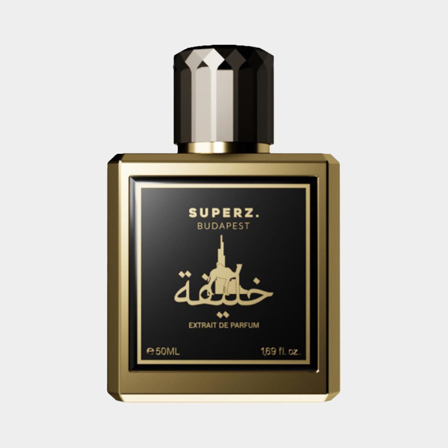 Een volledige fles van Superz Khalifa, een luxe parfum van Superz Budapest, verpakt in een elegante gouden flacon van 50 ml.