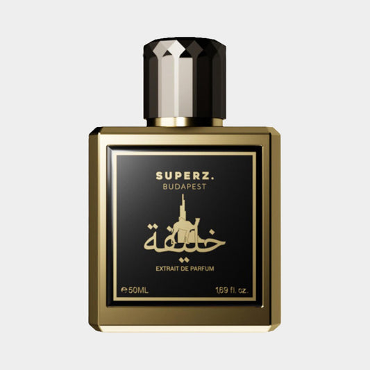 Een volledige fles van Superz Khalifa, een luxe parfum van Superz Budapest, verpakt in een elegante gouden flacon van 50 ml.