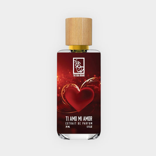 Flesje van de Dua Ti Amo Mi Amor Sample, een parfum met een hartvormig ontwerp en een houten dop. De geur wordt gepresenteerd in een elegante flacon van 37 ml.
