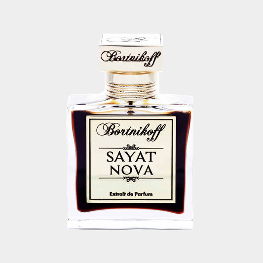 Fles van Bortnikoff Sayat Nova, een luxe parfum in een elegante glazen fles met gouden accenten en een klassiek etiket.