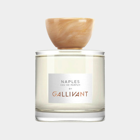 Gallivant Naples volle fles parfum, met een elegante glazen flacon en een natuurlijke kurken dop.