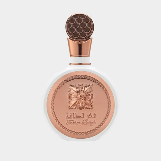 Lattafa Perfumes Fakhar Rose volle fles, elegant ontwerp met een gouden en witte afwerking, voorzien van een gedetailleerde dop.